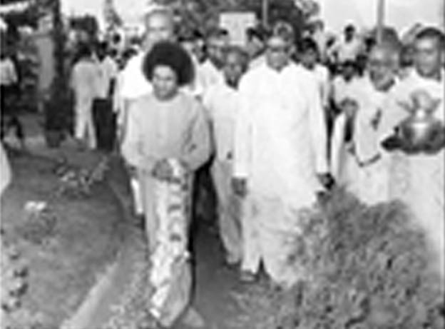 Sri Sathiya Sai Images