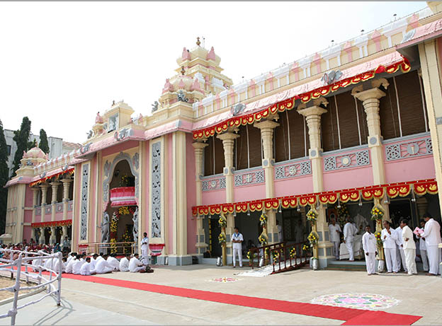 Sri Sathiya Sai Images